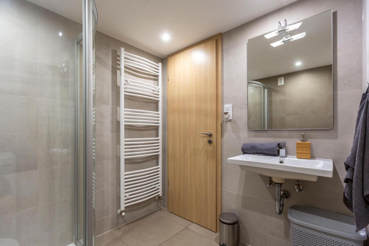 Spacious Bajcsy Residence In The Heart Of Budapešť Exteriér fotografie