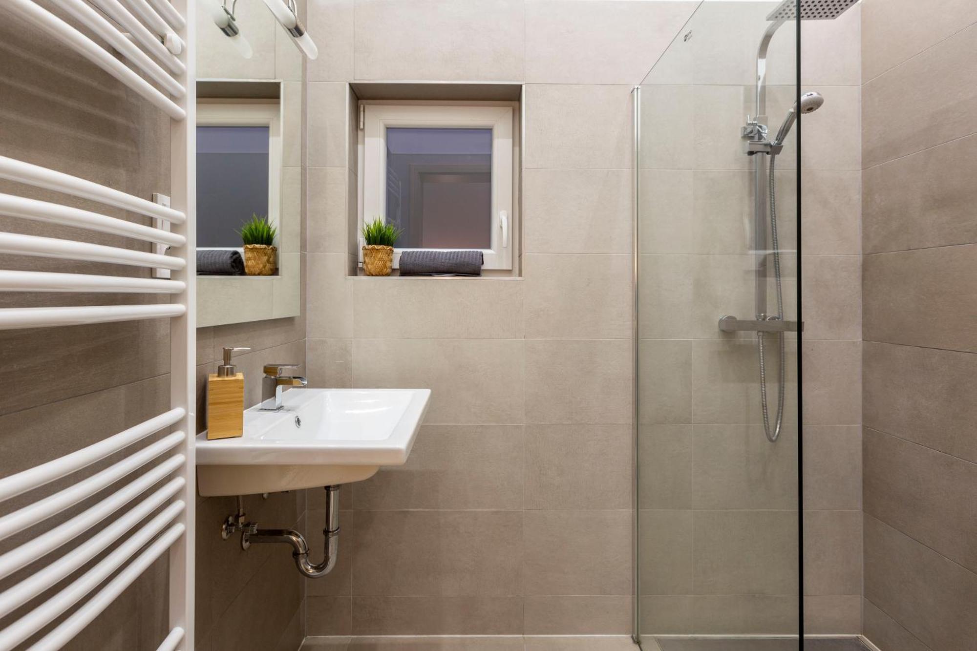 Spacious Bajcsy Residence In The Heart Of Budapešť Exteriér fotografie