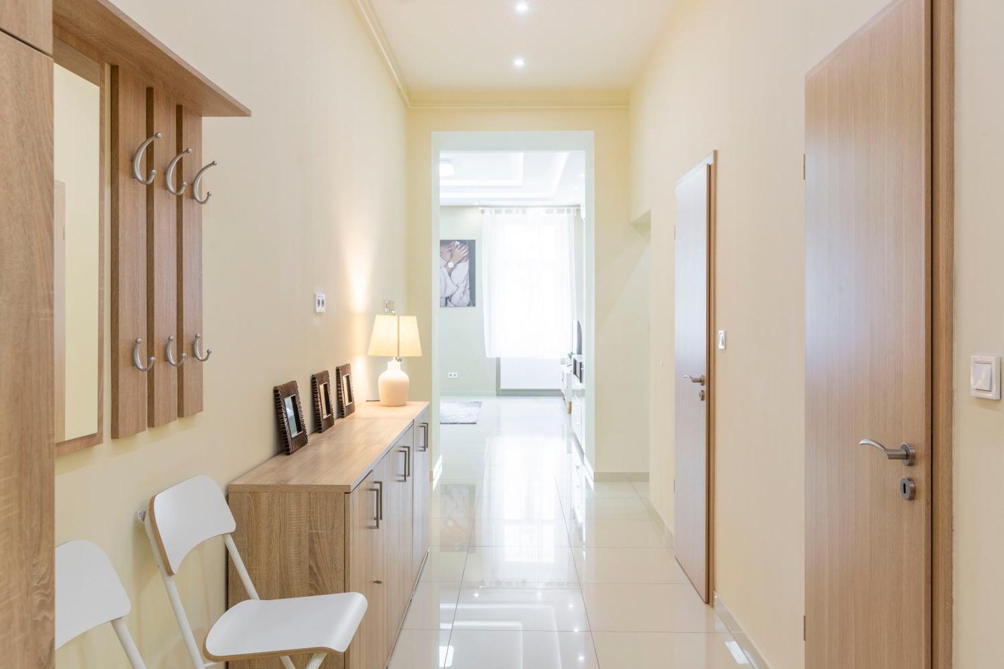 Spacious Bajcsy Residence In The Heart Of Budapešť Exteriér fotografie