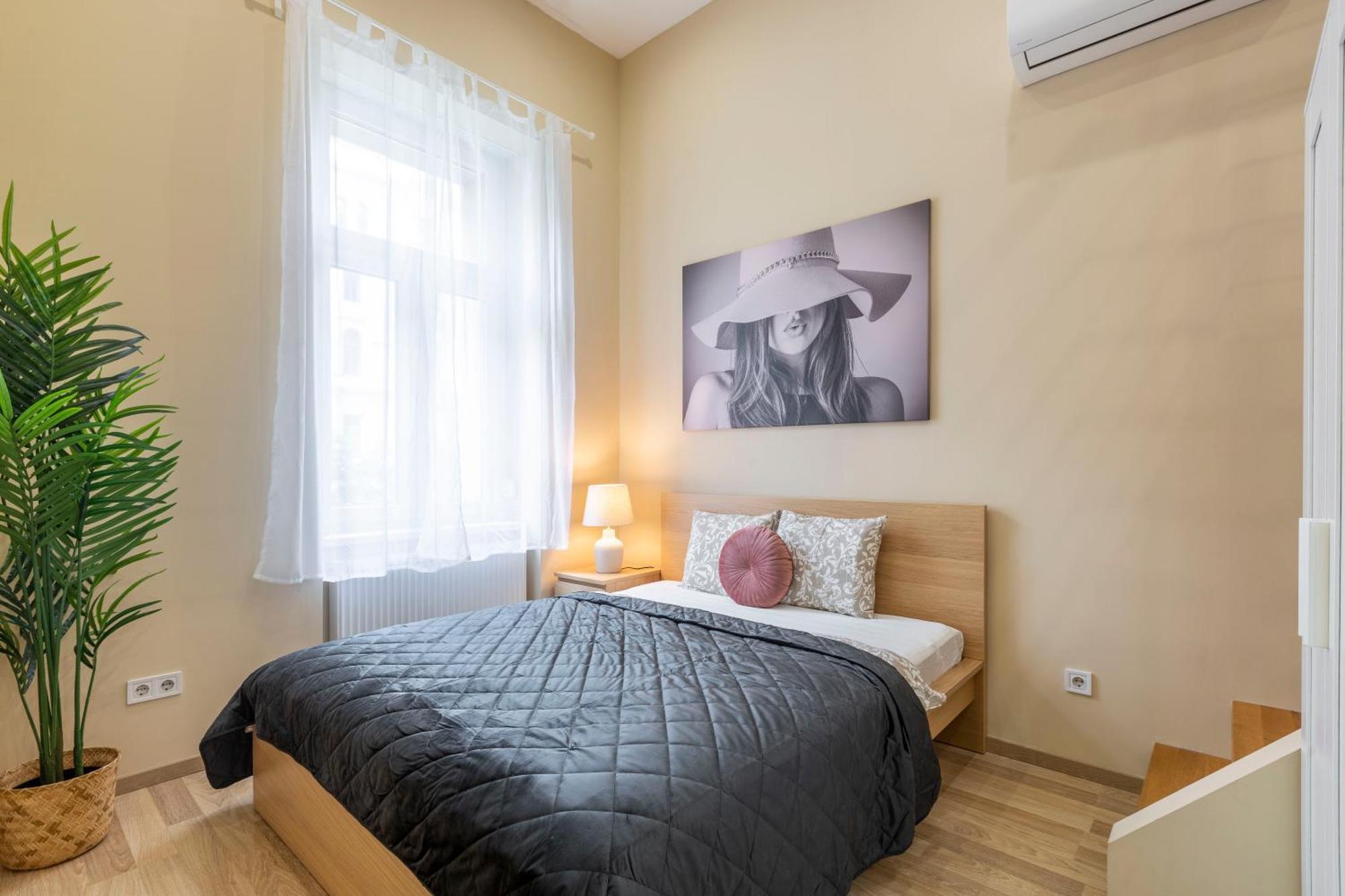 Spacious Bajcsy Residence In The Heart Of Budapešť Exteriér fotografie